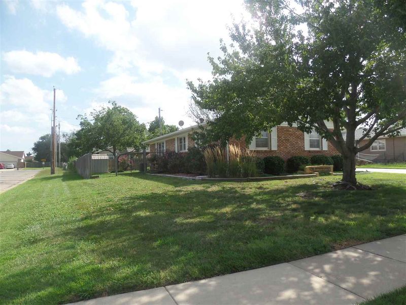 8213 E Zimmerly, Wichita, KS 67207