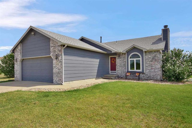 8620 N Ross St, Valley Center, KS 67147