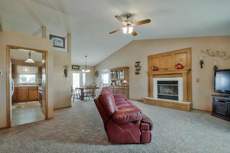 8620 N Ross St, Valley Center, KS 67147