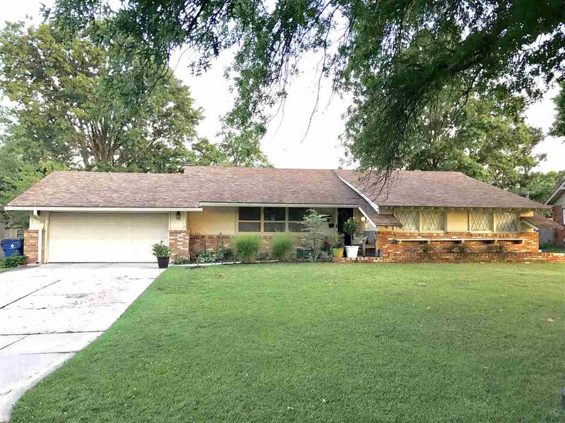 6501 E Aberdeen St, Wichita, KS 67206