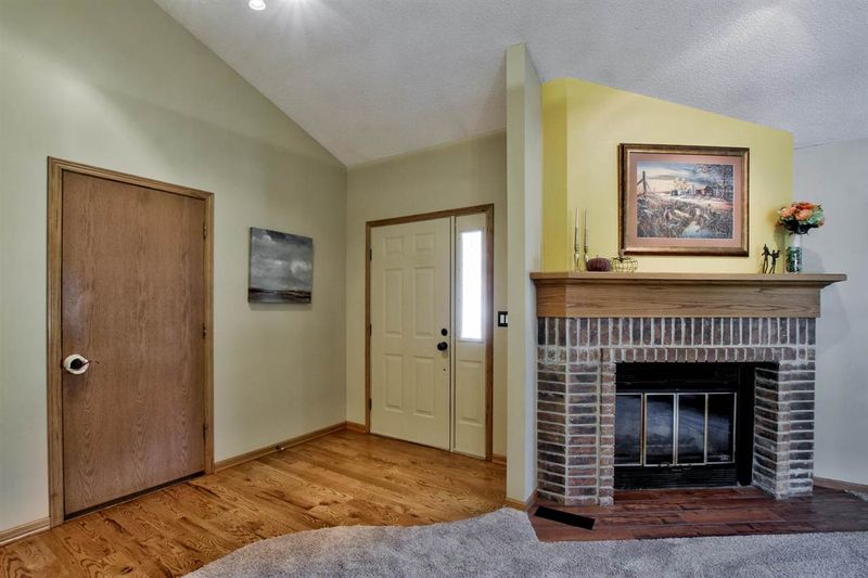 711 W 17th, Newton, KS 67114