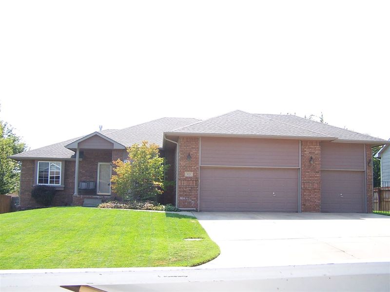 925 E Saddle Rn, Mulvane, KS 67110