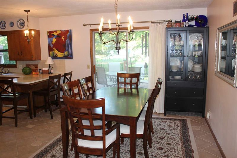 772 Random Ct, Hesston, KS 67062