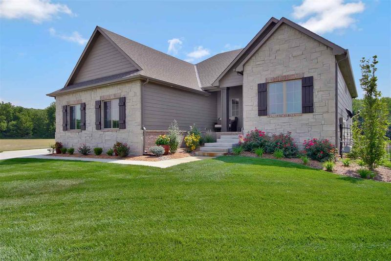 460 Backwoods, Valley Center, KS 67147