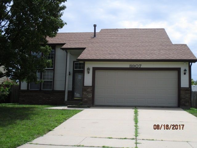 8907 E Cessna, Wichita, KS 67210