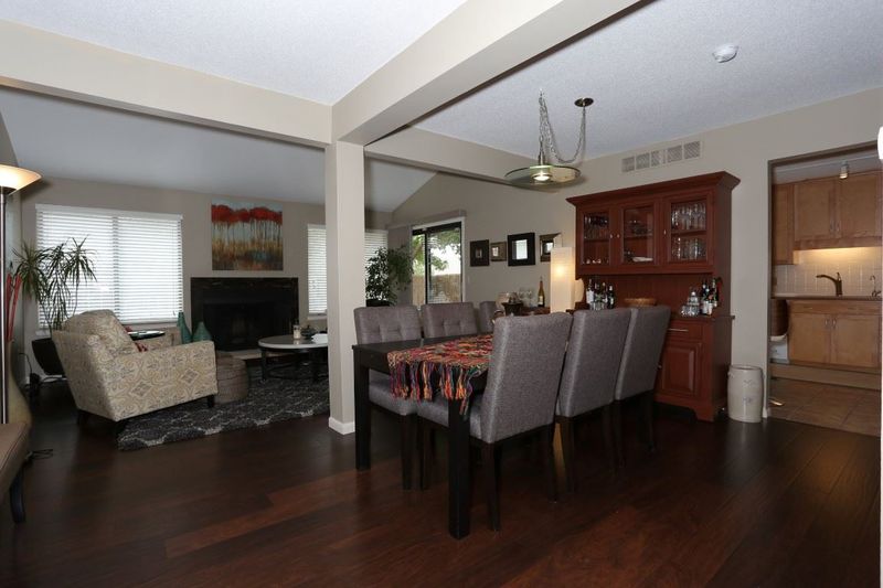8201 E Harry St #1702, Wichita, KS 67207