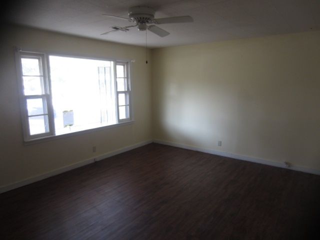 428 E 56th St S, Wichita, KS 67216