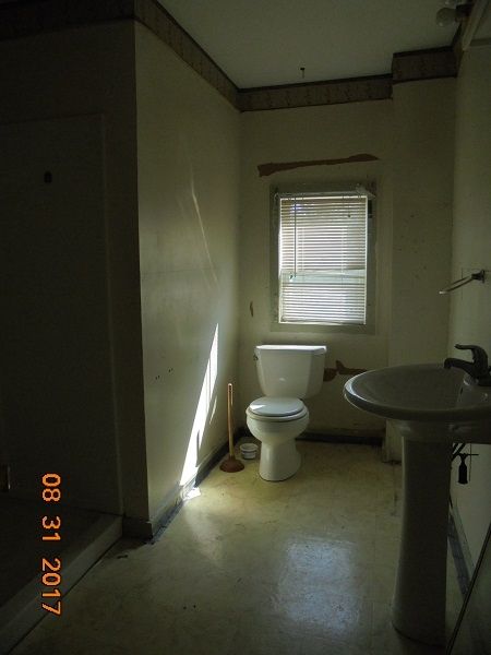 1222 N Walnut, Newton, KS 67114