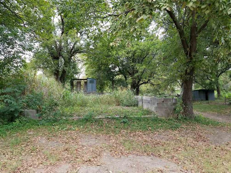 11054 S Foxtail Rd, Mulvane, KS 67110