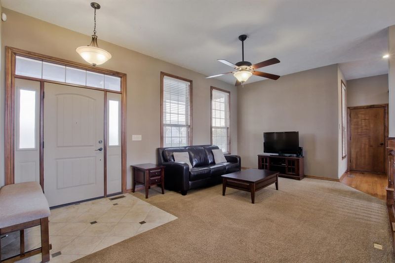 5128 N Hampton St, Bel Aire, KS 67226