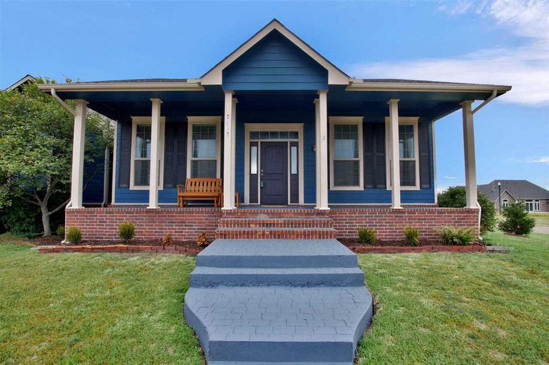 5128 N Hampton St, Bel Aire, KS 67226