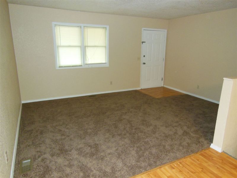 907 Wirth St, Augusta, KS 67010