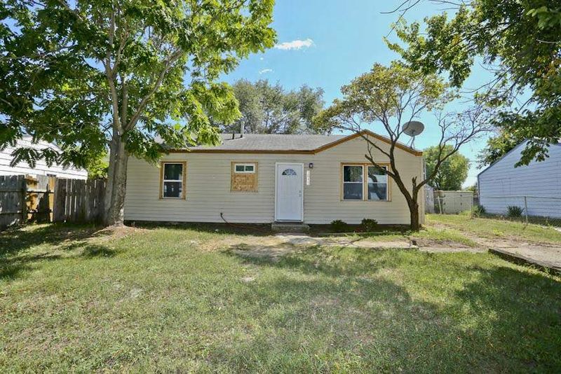 3013 E Locust, Wichita, KS 67216-3043