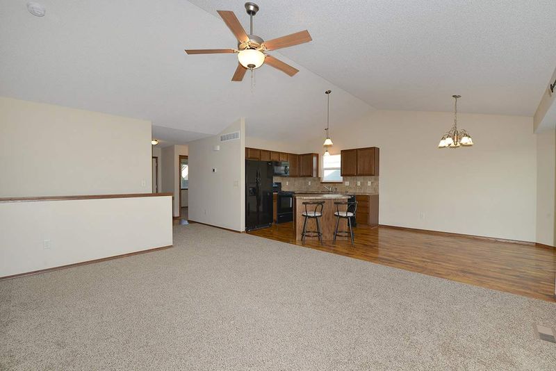 1024 E Splitwood Way, Derby, KS 67037