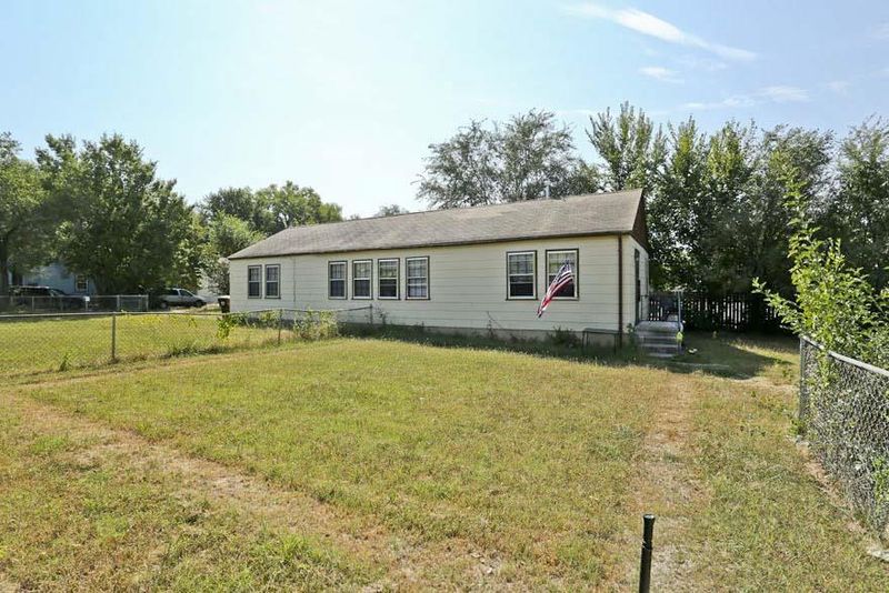 4217 E Lincoln, Wichita, KS 67218-2243