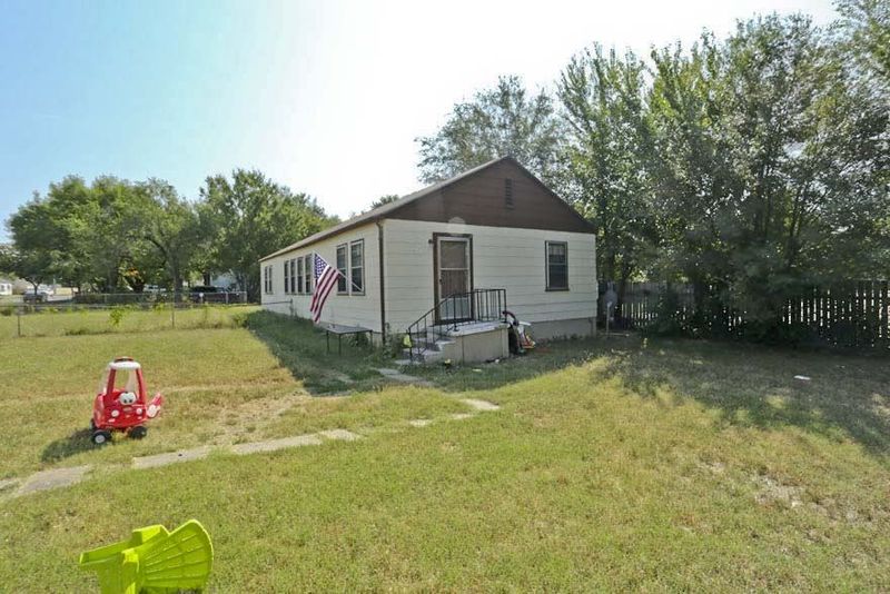 4217 E Lincoln, Wichita, KS 67218-2243