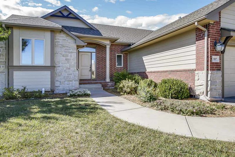 807 W Verona Ct, Andover, KS 67002