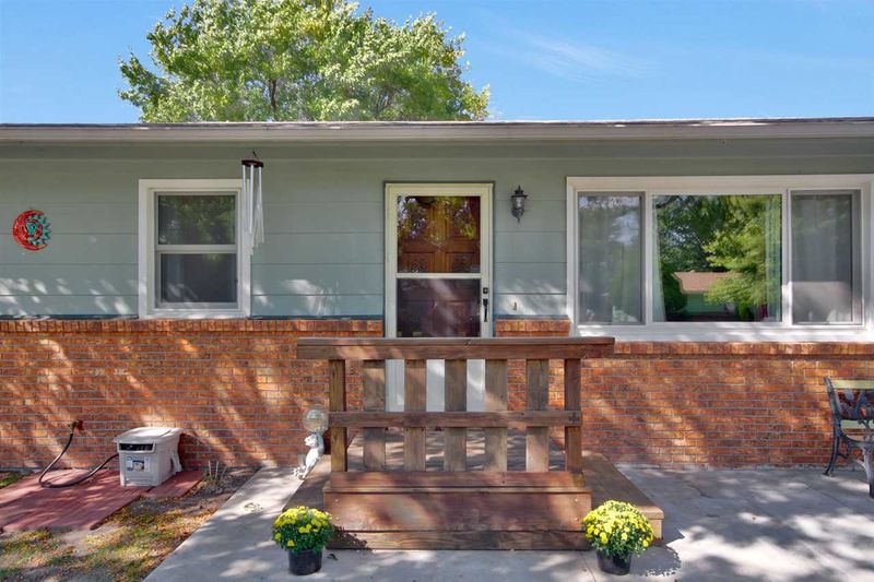 1605 Grandview Ct, Newton, KS 67114