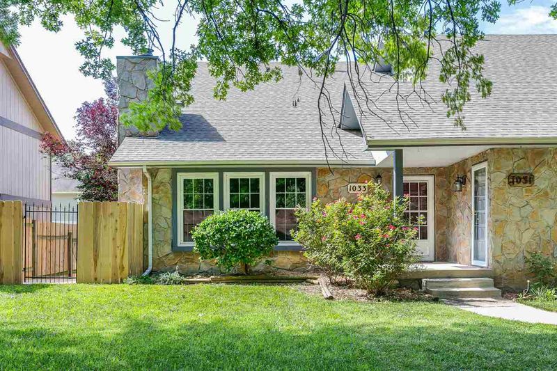 1033 E Redwood Rd, Derby, KS 67037