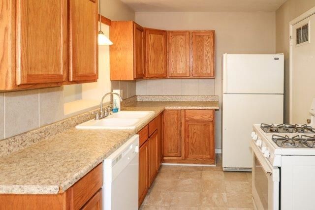562 S Baltimore, Derby, KS 67037