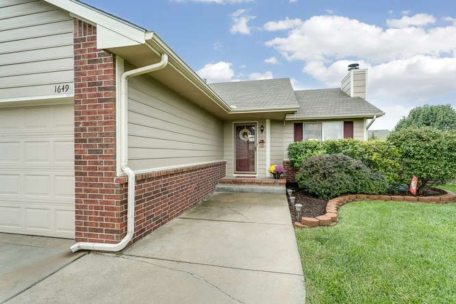 1649 E Springfield, Goddard, KS 67052