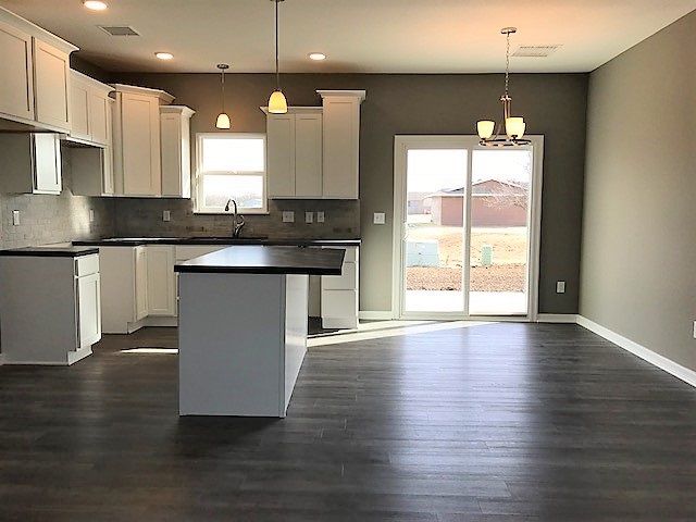 450 N Aurora St, Rose Hill, KS 67133
