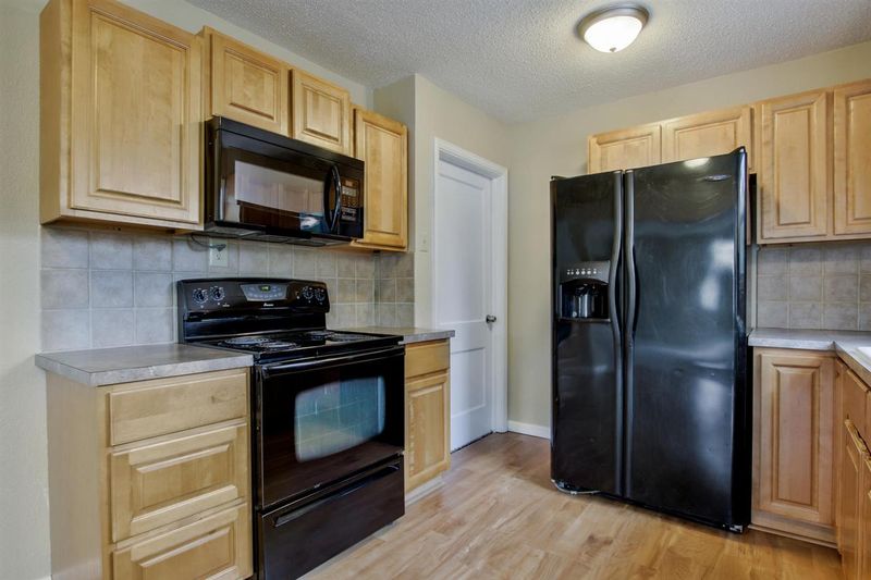 2557 E Sennett, Wichita, KS 67211
