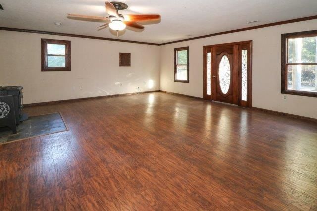 10455 Lori Ln, Mulvane, KS 67110