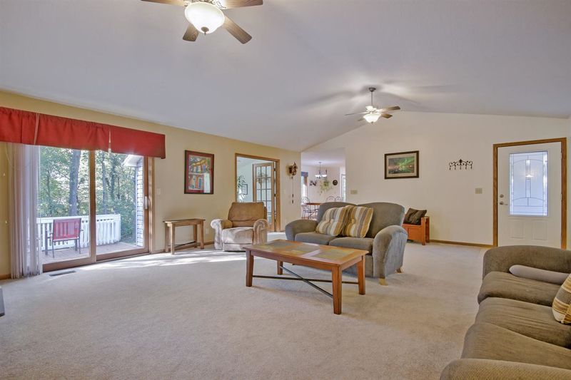 3207 Red Fox Ln, Newton, KS 67114