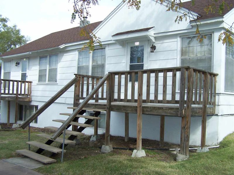 211 E 11th St, Newton, KS 67114