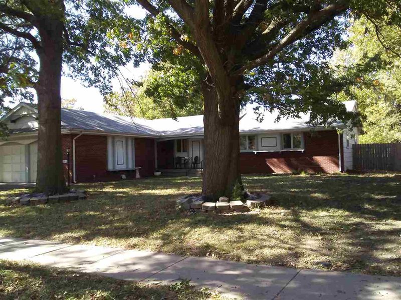 6706 E Zimmerly St, Wichita, KS 67207