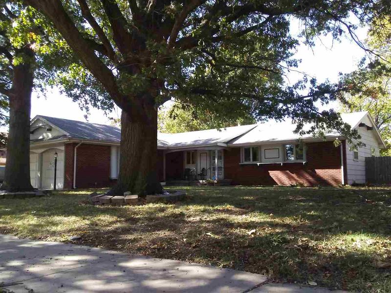 6706 E Zimmerly St, Wichita, KS 67207