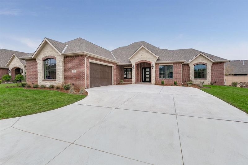10213 E Summerfield St, Wichita, KS 67206