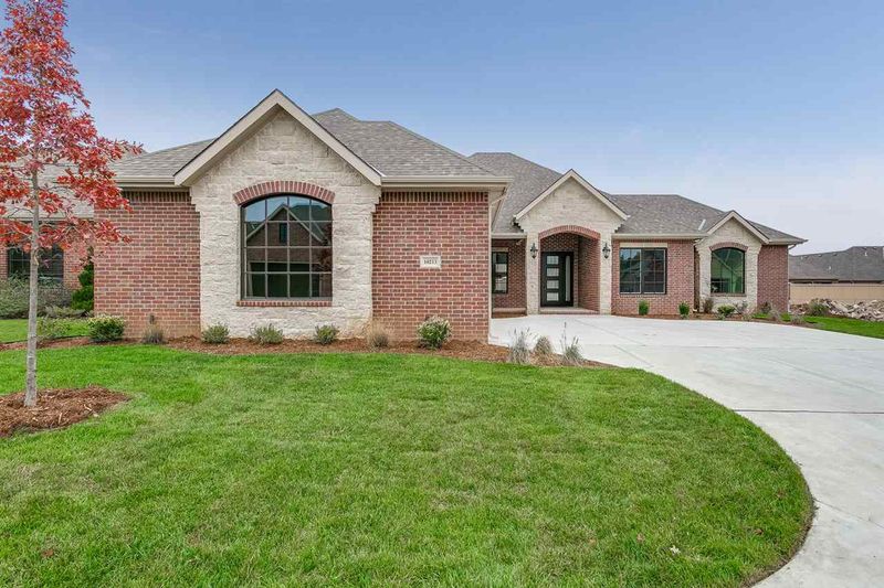 10213 E Summerfield St, Wichita, KS 67206