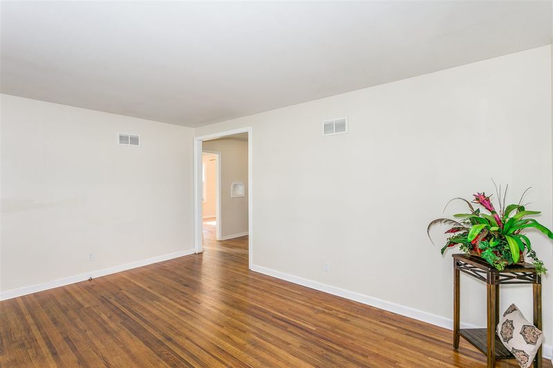 545 Elpyco St, Wichita, KS 67218
