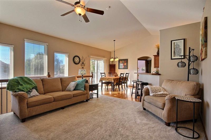 207 E Stone Creek St, Derby, KS 67037