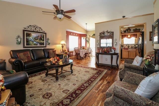 331 E Wessels Cir, Mulvane, KS 67110