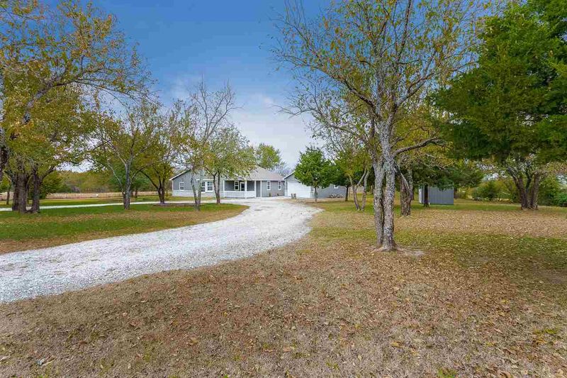 123 Mays Rd, Winfield, KS 67156
