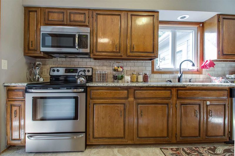 6749 E Bromley Cir, Wichita, KS 67226-1018