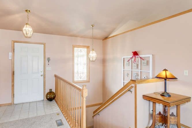 6814 E Perryton St, Bel Aire, KS 67226