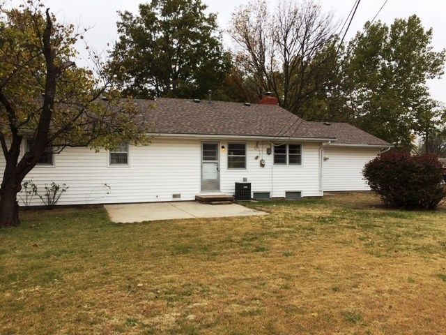 4716 E Greenbriar Ln, Wichita, KS 67220