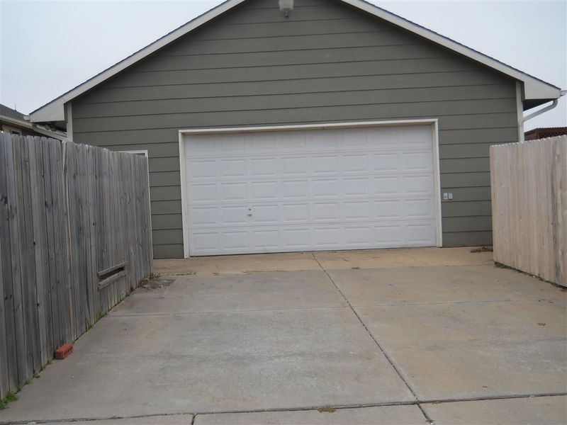 218 E Creekstone St, Mulvane, KS 67110