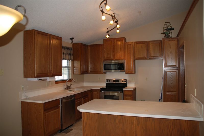 218 E Creekstone St, Mulvane, KS 67110