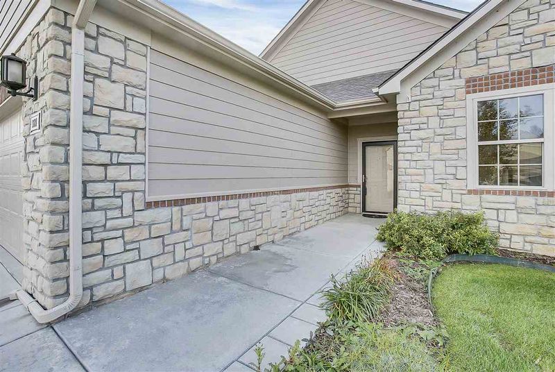9684 W Village Pl, Maize, KS 67101