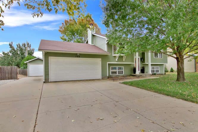 708 Opal St, Maize, KS 67101