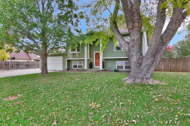 708 Opal St, Maize, KS 67101