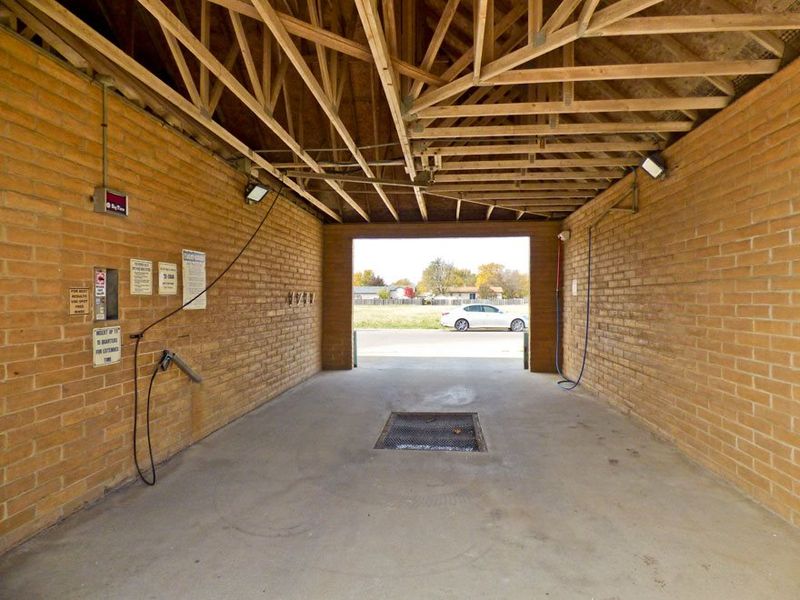 5209 N Maize Rd, Maize, KS 67101