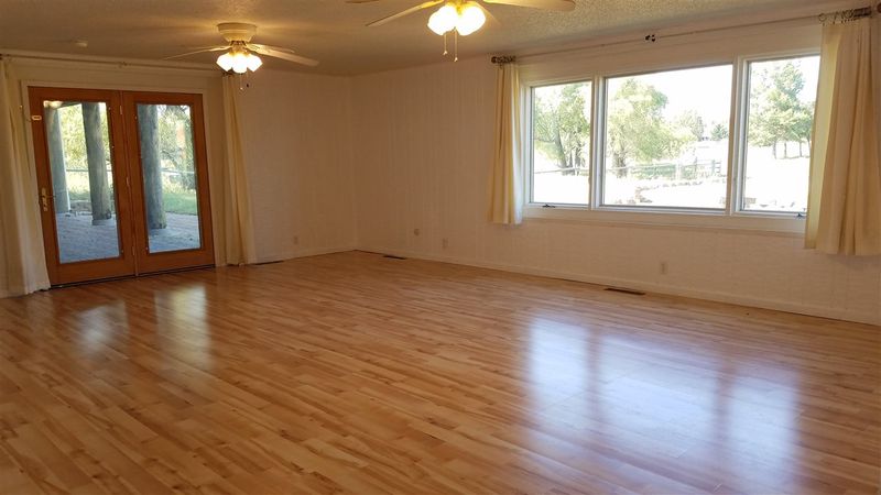 2100 E 43rd Ave, Hutchinson, KS 67502