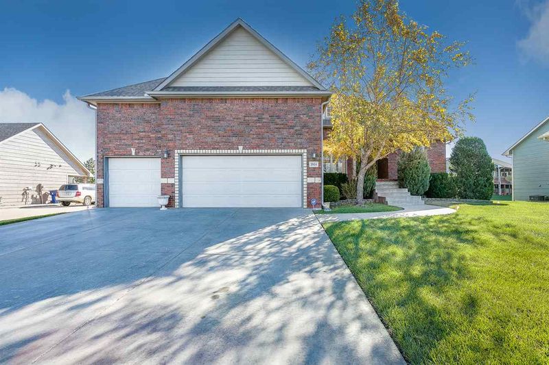 2924 N Rough Creek Rd, Derby, KS 67037