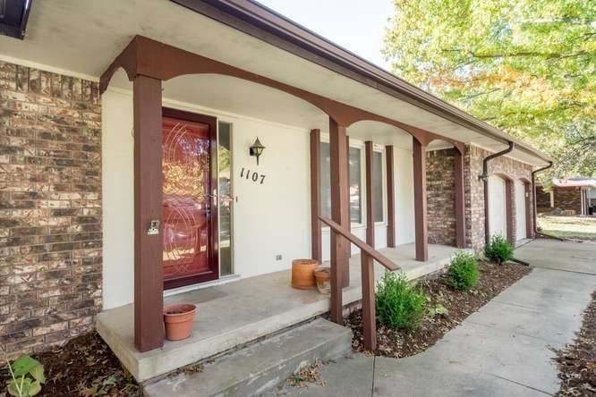 1107 E Hackberry Rd, Derby, KS 67037